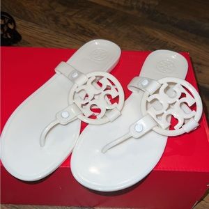 Selling as pair both new